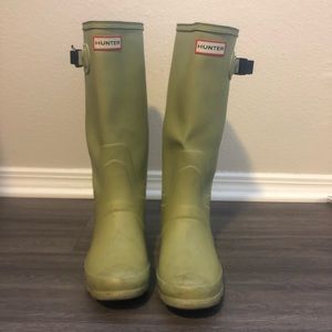Hunter Wide Calf Tall Rain Boots